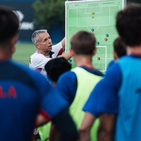 Gustavo Álvarez y una filosofía bien marcada: "Hay que atacar siempre"