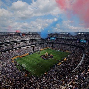 La FIFA reaccionó contra el precio del pasaje en tren