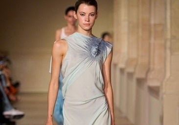 El wet dress es el vestido favorito de las mujeres más elegantes: cómo llevarlo y los más bonitos