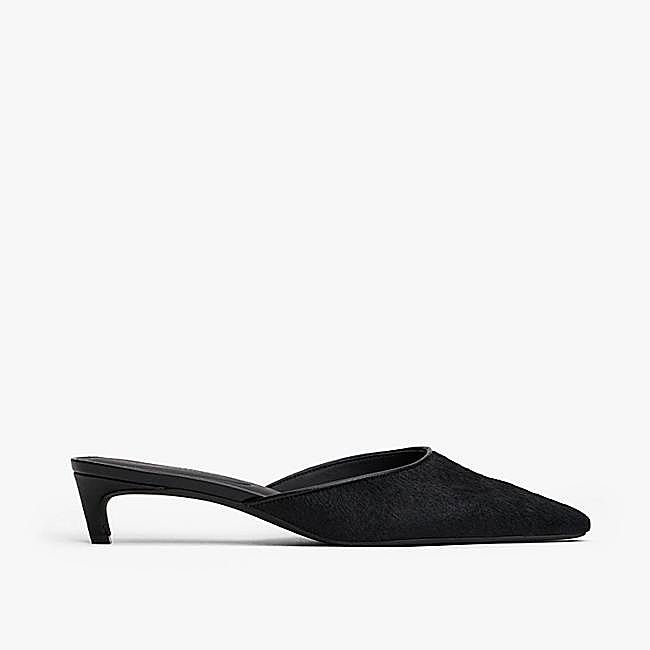 Mule negro de tacón bajo de Tommy Hifiger, 74 euros.