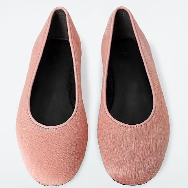 Bailarina rosa de COS, 125 euros.