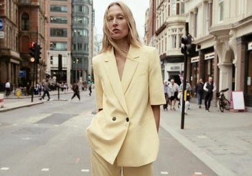 La blazer de manga corta es la prenda con la que seguir siendo la más elegante en primavera y verano