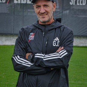 Riestra tiene DT: debuta por Sudamericana