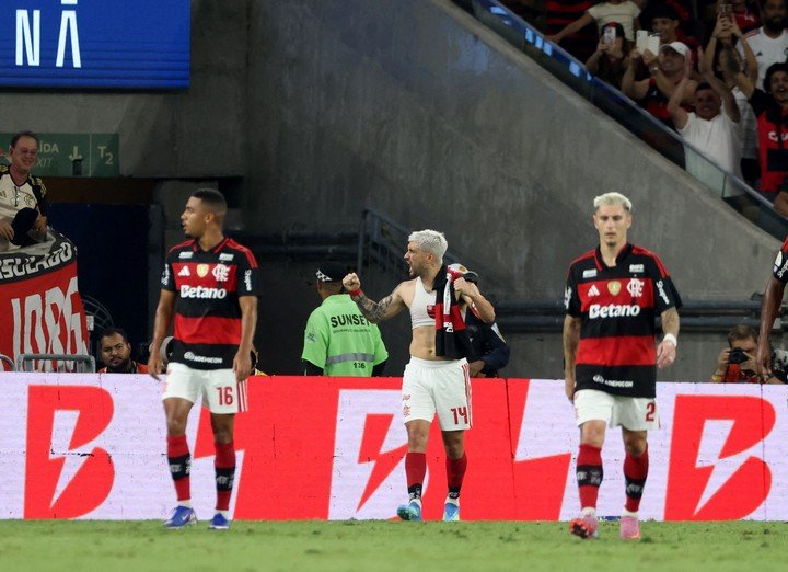 Giorgian de Arrascaeta festeja su gol.