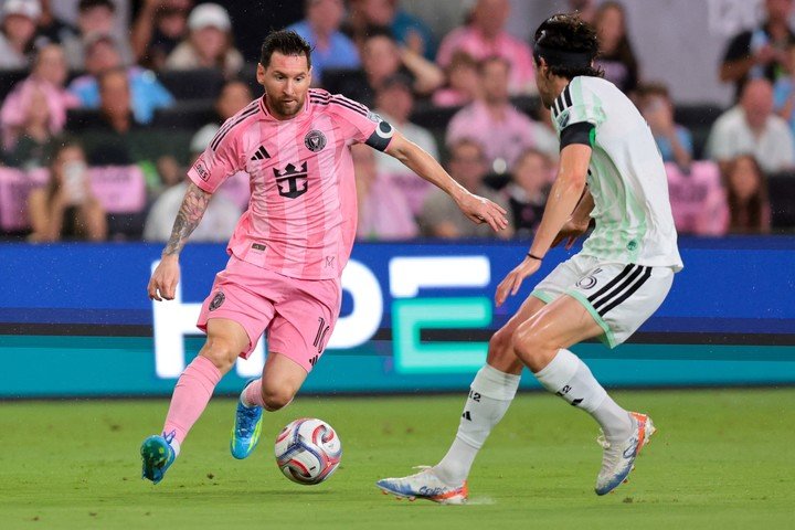 Messi vs. Austin en el nuevo estadio de Inter Miami. (REUTERS)