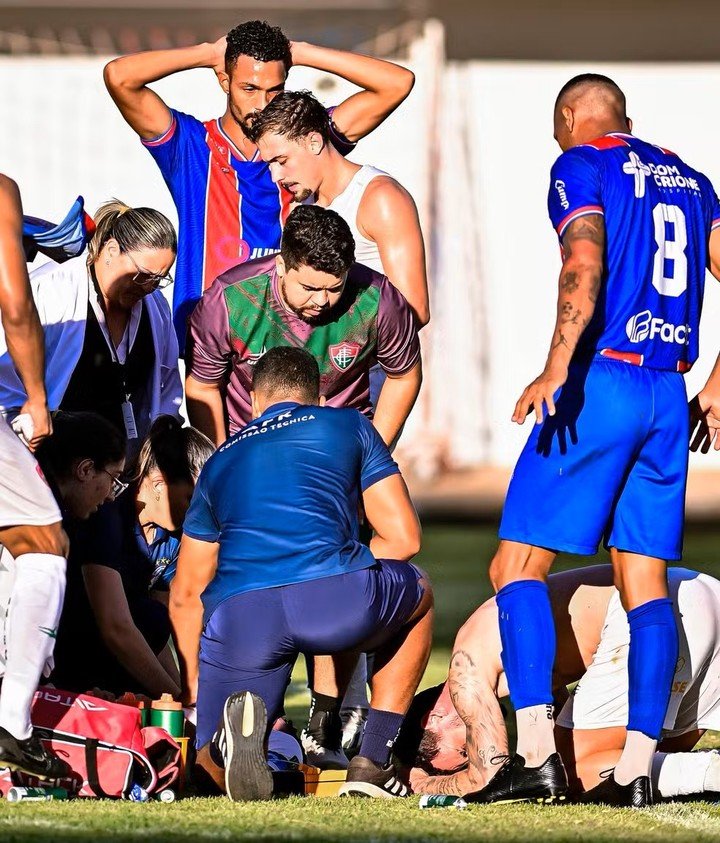 Ronaldo en el piso: temían por su vida y se pusieron a rezar.