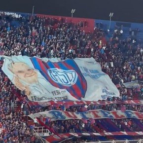 El homenaje de San Lorenzo al Papa Francisco a un año de su muerte