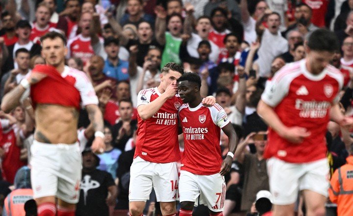 Arsenal sueña con el doblete de títulos (REUTERS).