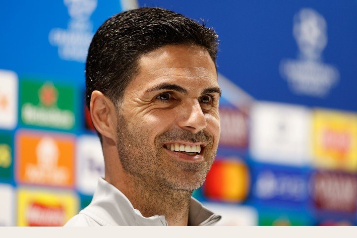 Mikel Arteta, el DT del Arsenal (EFE).
