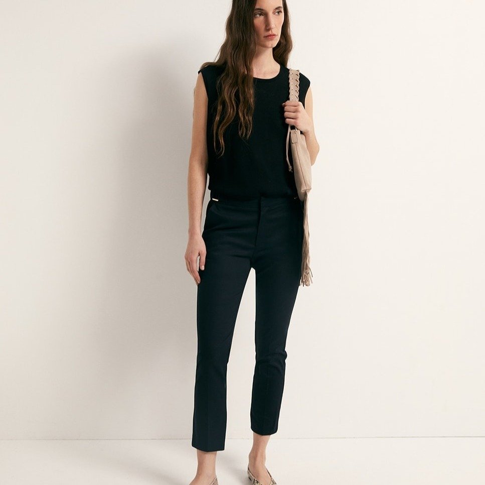 Pantalón capri hebilla Sfera 