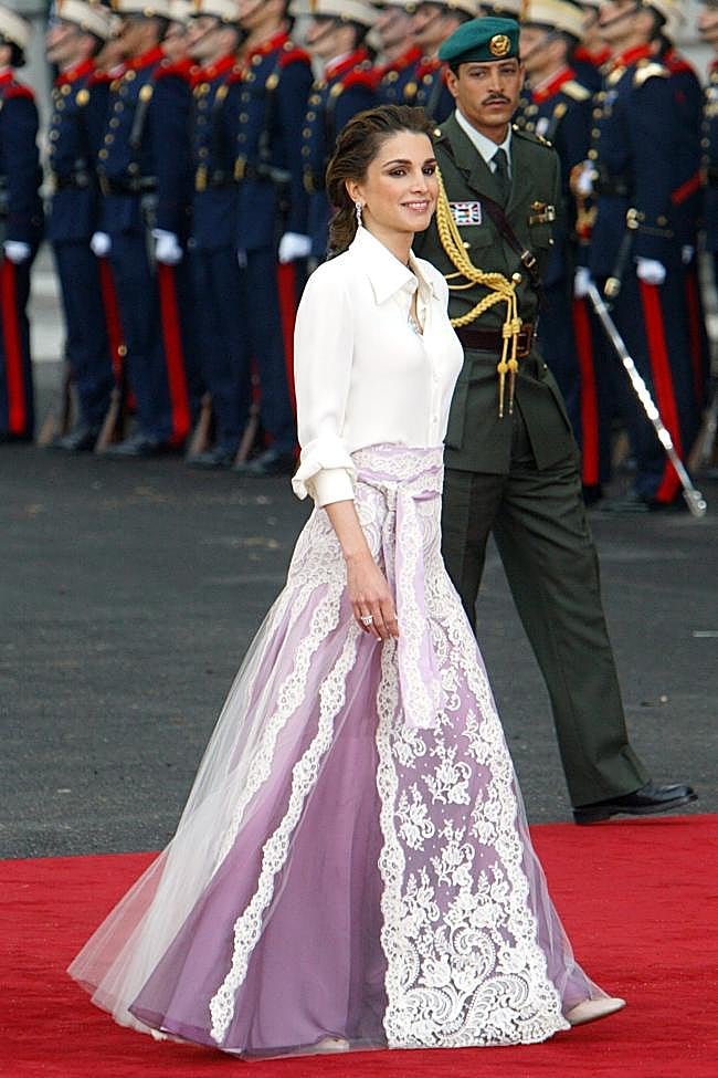 Rania de Jordania en la boda de Letizia y Felipe