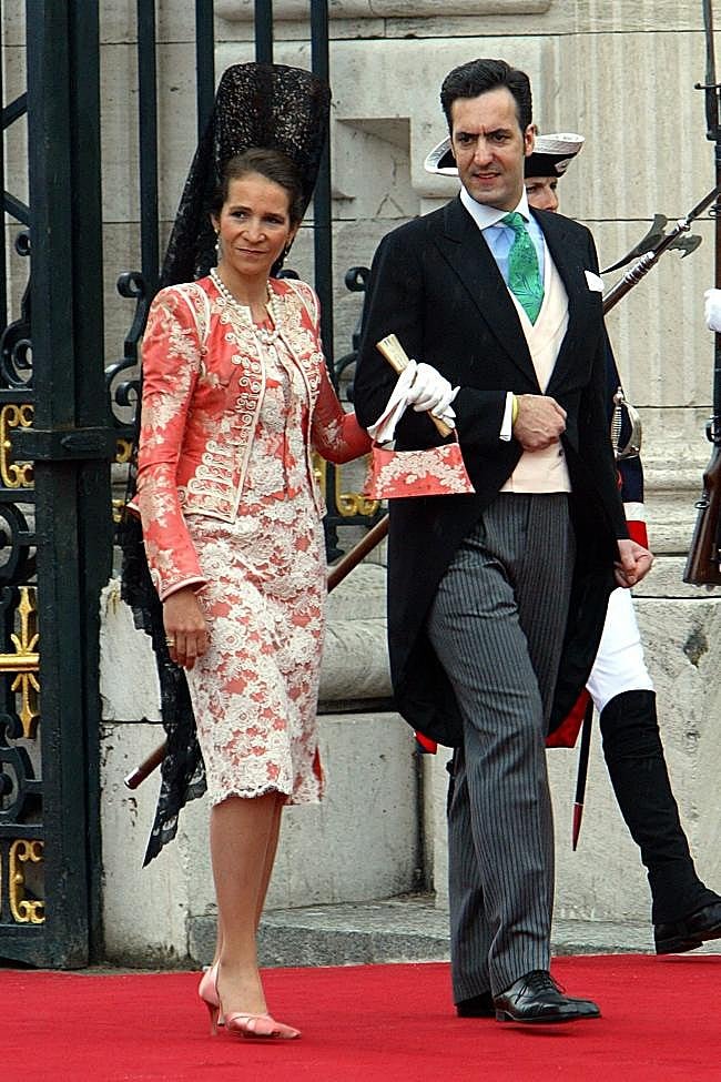 La infanta Elena y Jaime de Marichalar en la boda de Letizia y Felipe