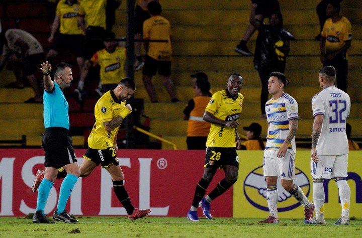 Boca, comlicado (REUTERS).