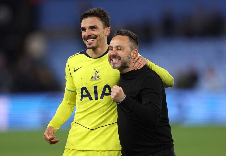 Tottenham sumó tres puntos clave en Birmingham. (REUTERS/David Klein)