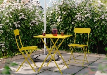 IKEA rebaja este conjunto de mesa y sillas plegables perfecto para terrazas pequeñas: menos de cien euros y en muchos colores
