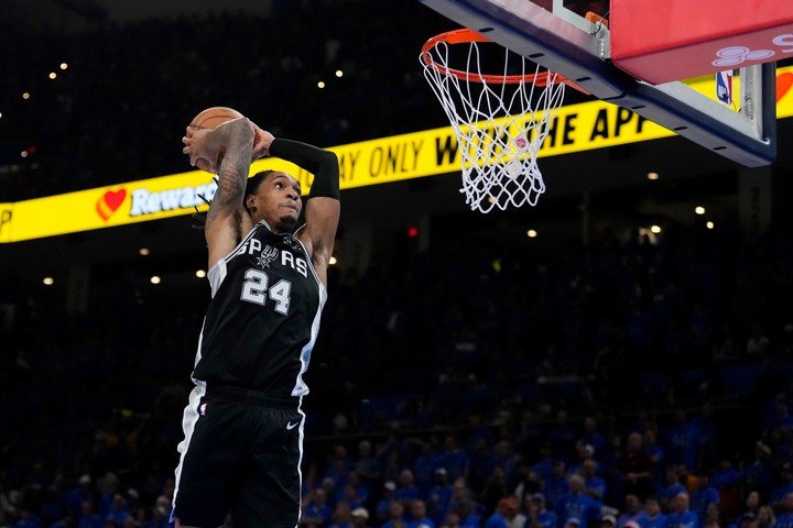 Dylan Harper la va a volcar (AP).
