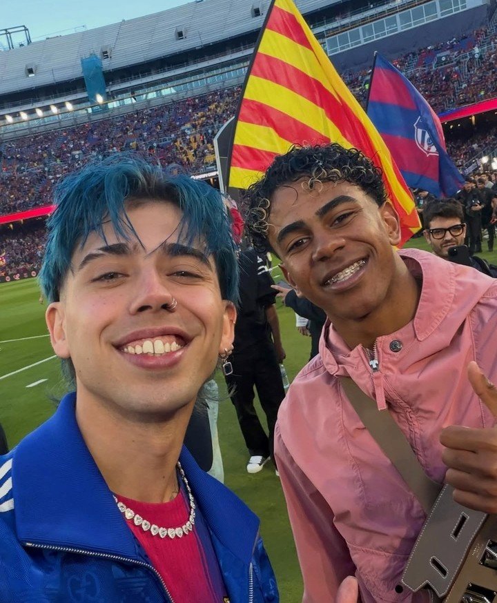 Selfie de Luck Ra con Yamal en el Camp Nou.