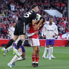 Dibu cayó 1-0 en la ida de la semifinal de la Europa League ante Nottingham Forest