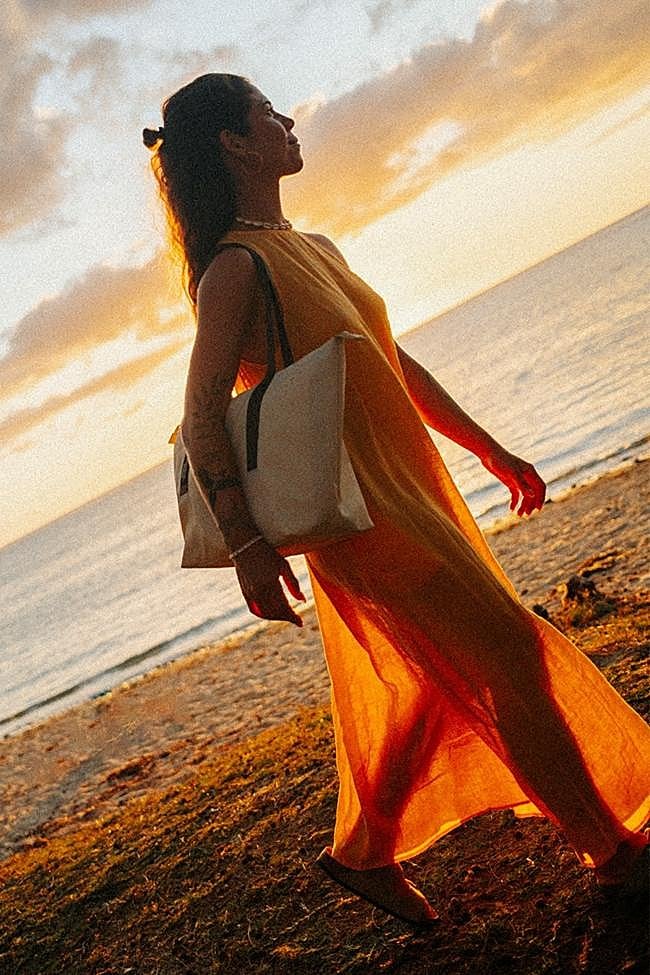 Vestido de lino de la última colección de Ecoalf (169 euros).