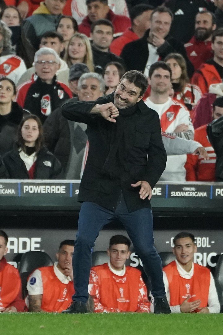 El DT terminó con un equipo integrado por todos surgidos de las Inferiores (Foto Juano Tesone). 