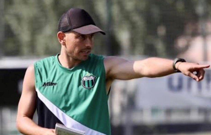 Adrián Scifo fue el técnico interino y dirigió el partido ante el Gasolero. 
