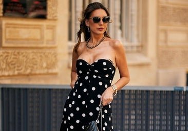 Vestidos de lunares: la tendencia de invitada que triunfa en bodas y en la Feria de Abril