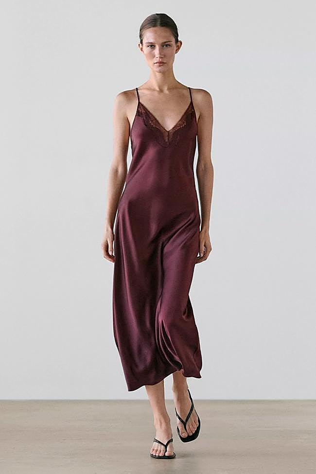 Vestido lencero en color burdeos de Massimo Dutti.