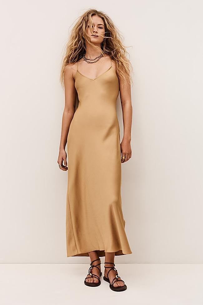 Vestido lencero en champán de Ba&sh.
