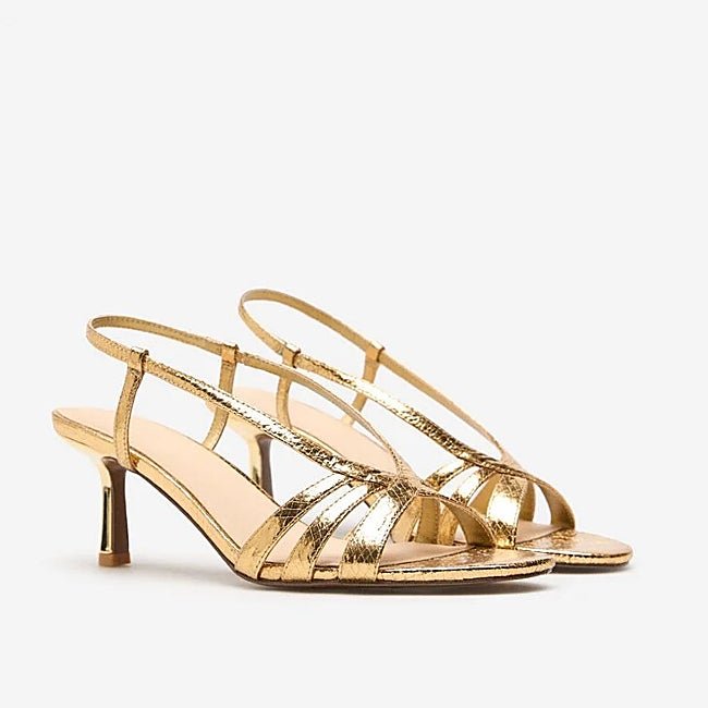 Sandalias doradas de Cortefiel (69,99 euros)