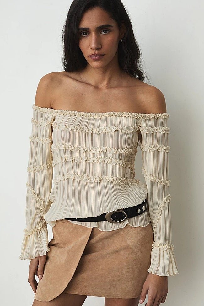 Blusa con los hombros al aire de Laagam (79,99 euros)