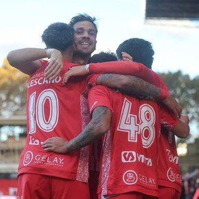 El golazo de Argentinos para el 1-0: diez pases casi de área a área