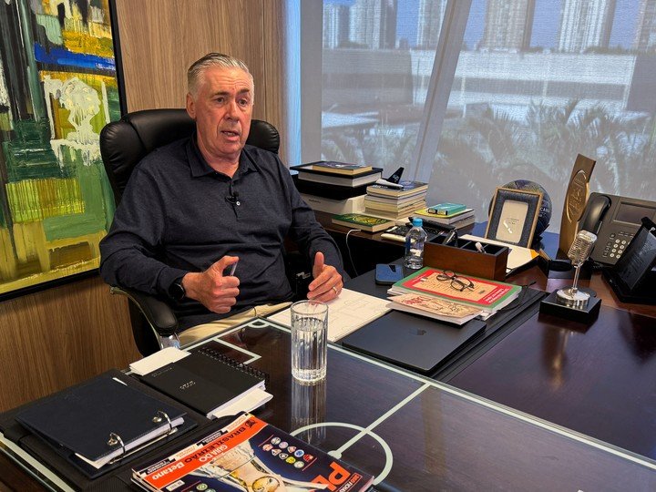 Carlo Ancelotti en la entrevista. (REUTER)