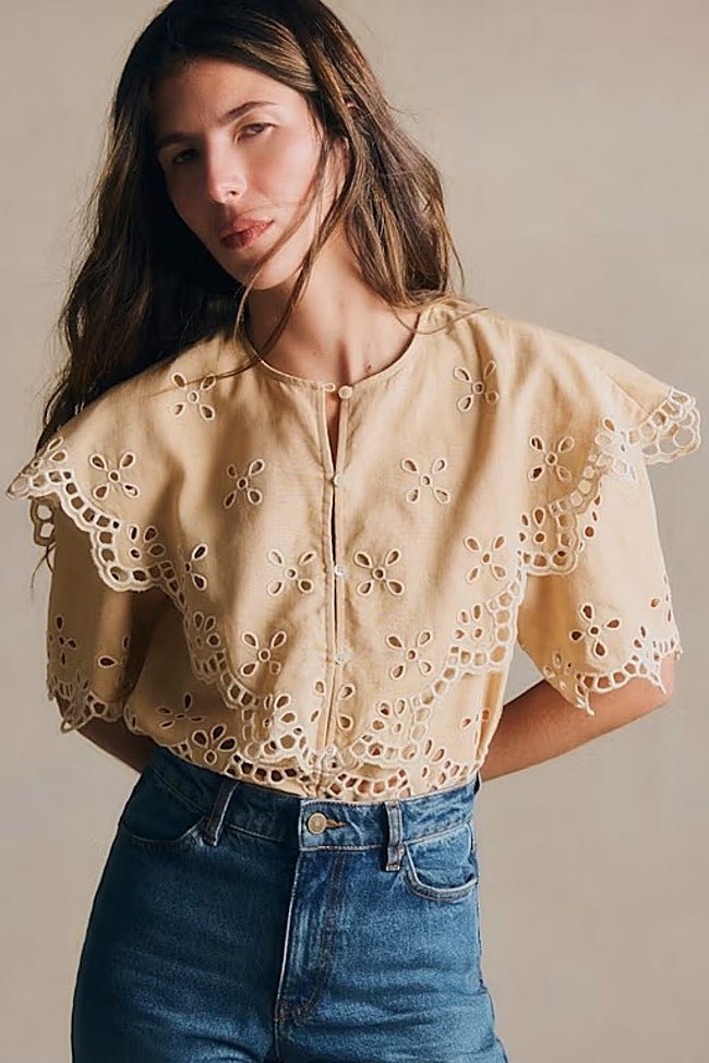 Blusa con bordados de Sézane (120 euros)