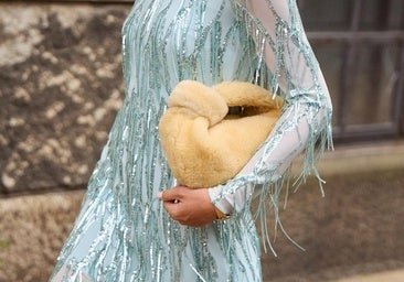 Mis looks siempre se ven elegantes cuando añado estos bolsos especiales