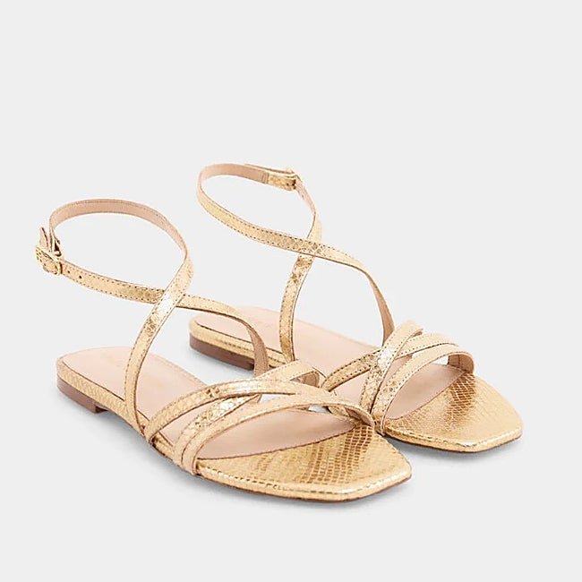 Sandalias doradas de Pedro del Hierro (139 euros)