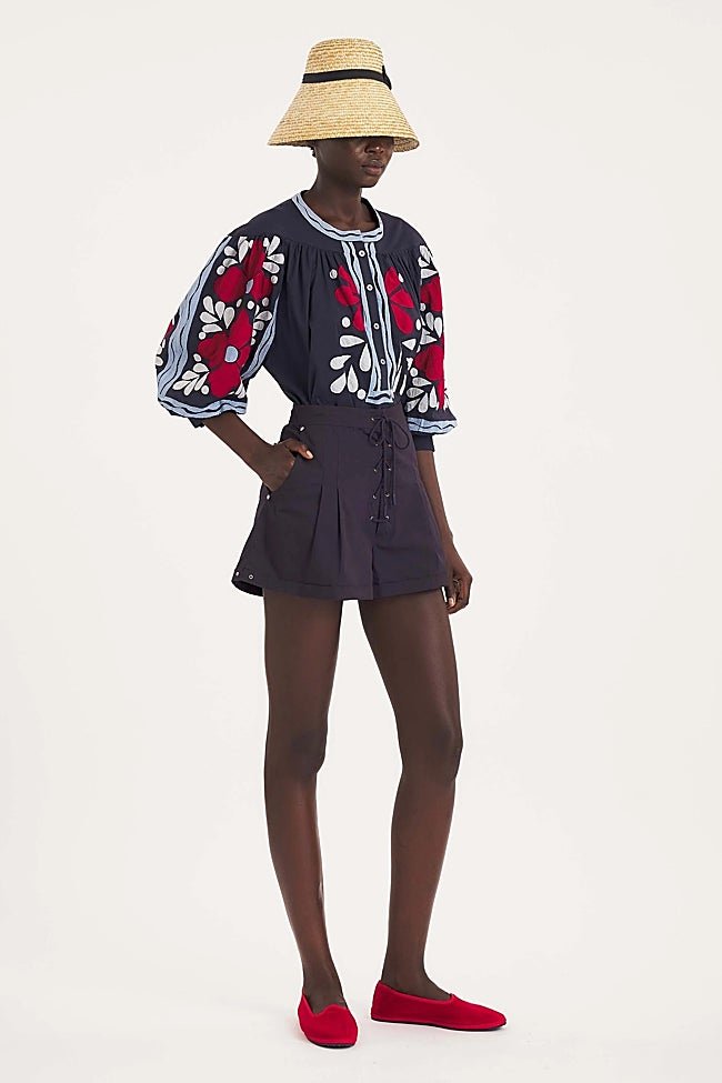 Camisa con bordados de Antik Batik (290 euros)