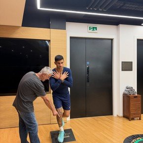 Cuti Romero afila su regreso: recuperación de Selección en Inglaterra
