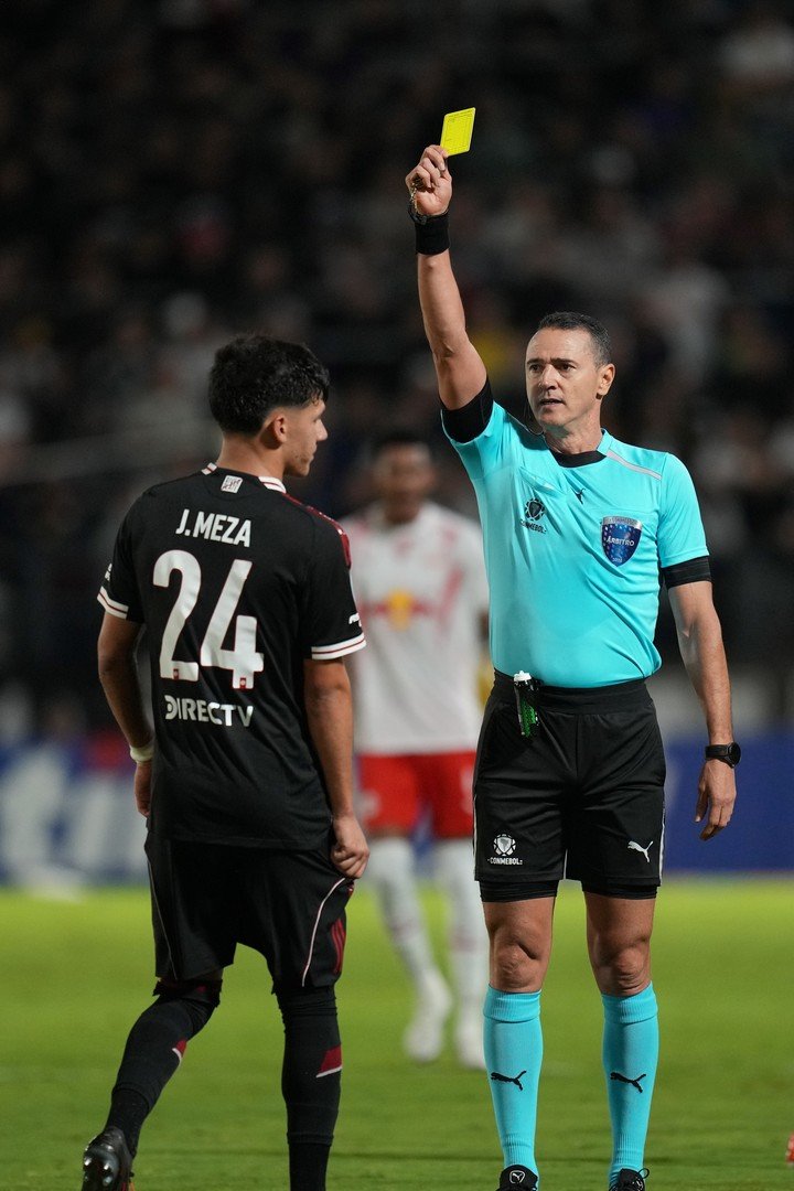 Roldán para Racing (AP Photo).