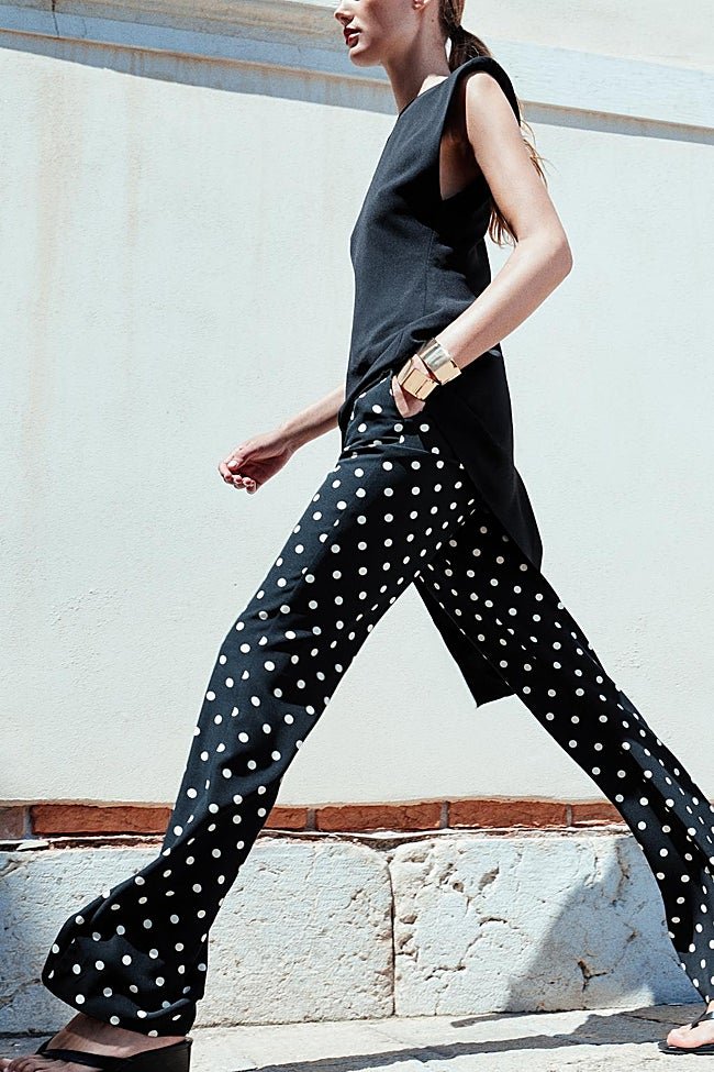 Pantalón estampado de Zara (29,99 euros)