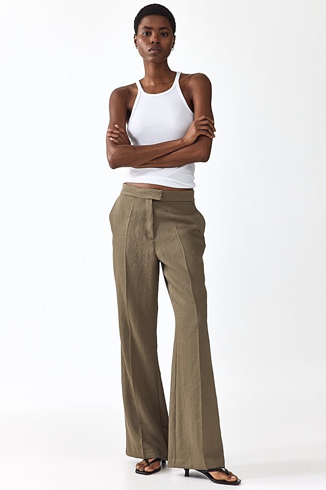 Pantalón marrón de H&M (24,95 euros)