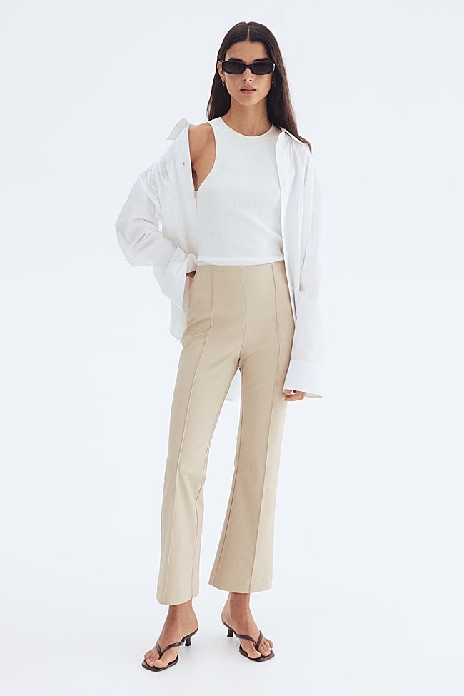 Pantalón acampanado de H&M (22,99 euros)
