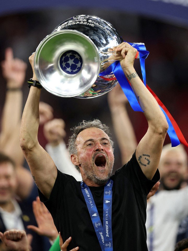 Luis Enrique festeja su tercera Champions. REUTERS/Andrew Boyers.