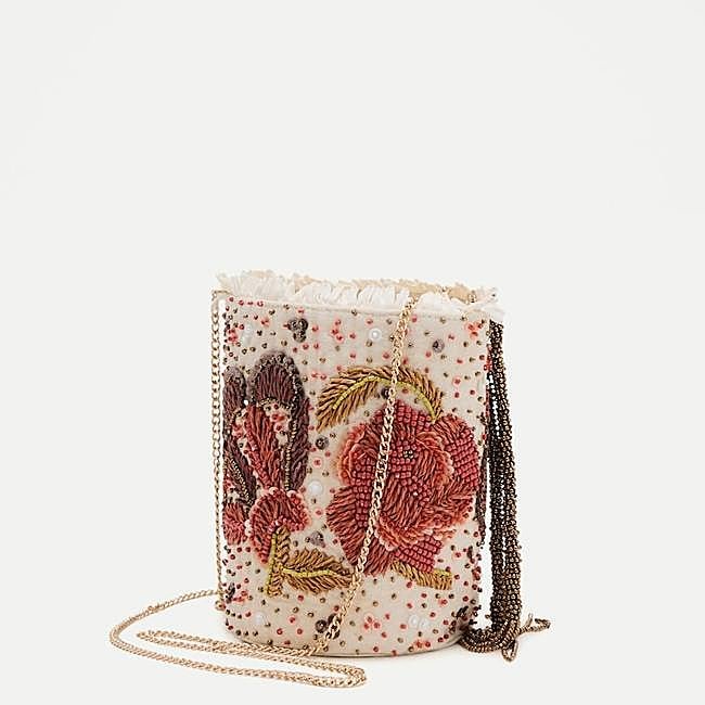 Bolso con flores bordadas de Tintoretto, 49,99 euros.