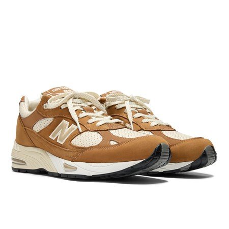 New Balance Lanzara Sus Zapatillas Color Espuma De Latte Que Le Suman Lujo En Tonos Neutros A Tus Looks De Primavera