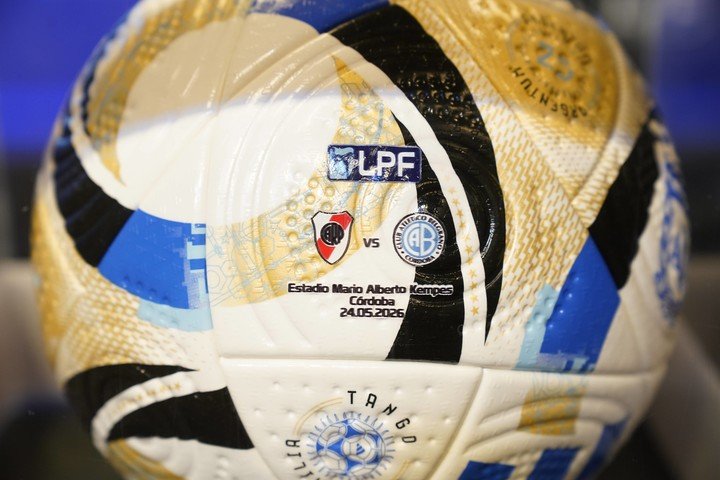 La pelota de la final del Torneo Apertura. Foto: Fernando de la Orden