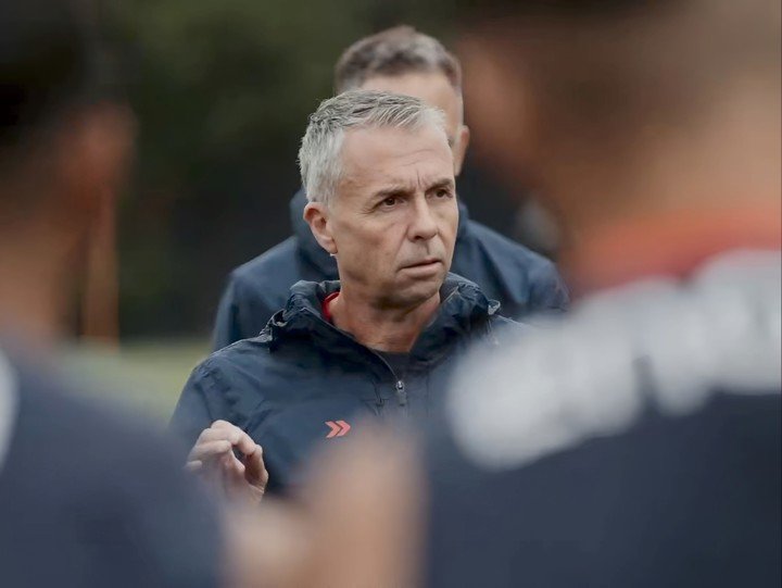 Gustavo Álvarez, técnico de San Lorenzo. (@SanLorenzo).
