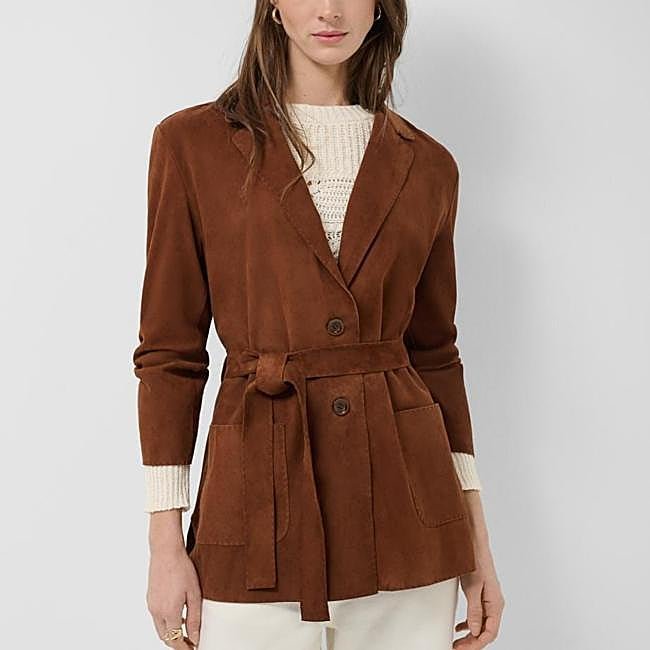Blazer entallada de ante de Roberto Verino, 495 euros.