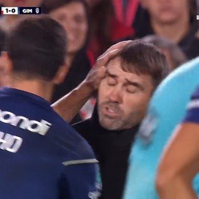 Video: el inesperado cruce entre el Chacho Coudet y Nacho Fernández durante el partido entre River y Gimnasia