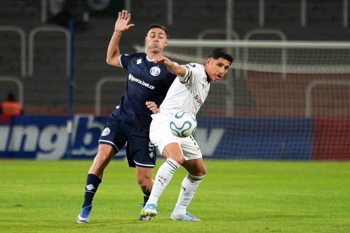 Tomás Bottari de Independiente Rivadavia ante Fluminense.