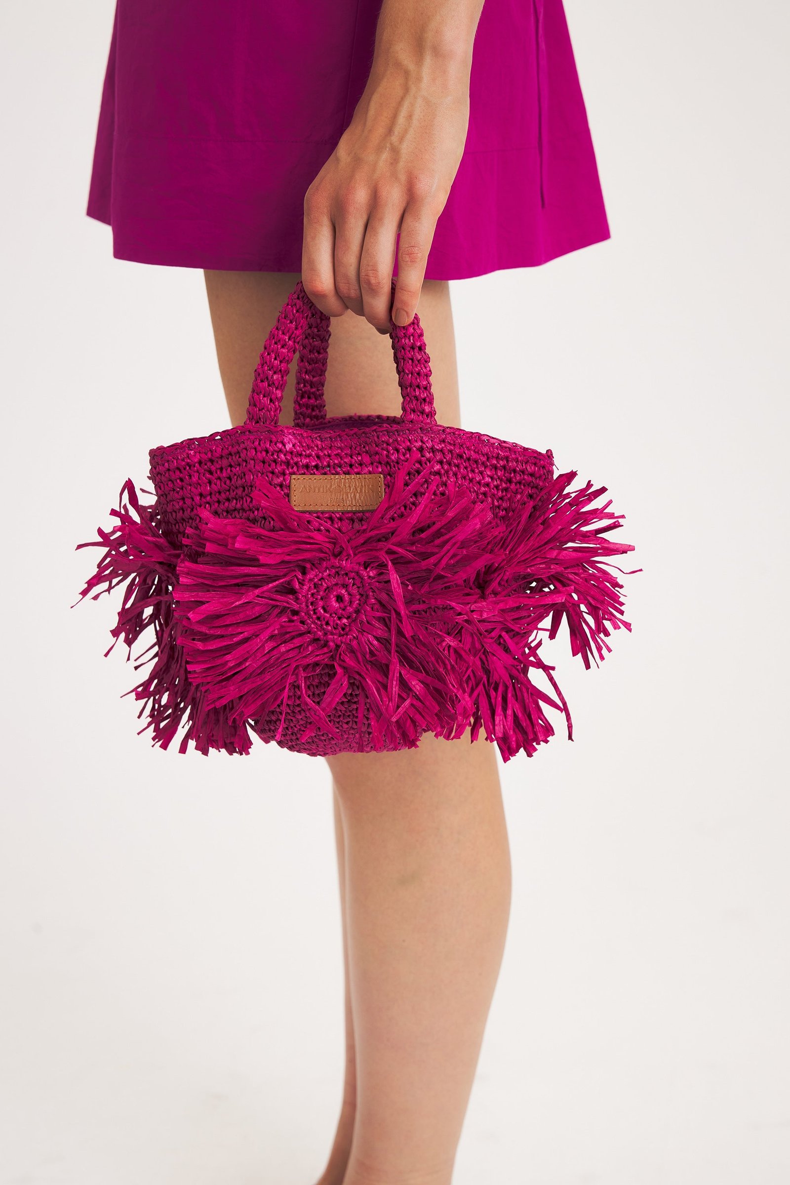 Bolso fucsia de Antik Batik, 240 euros.